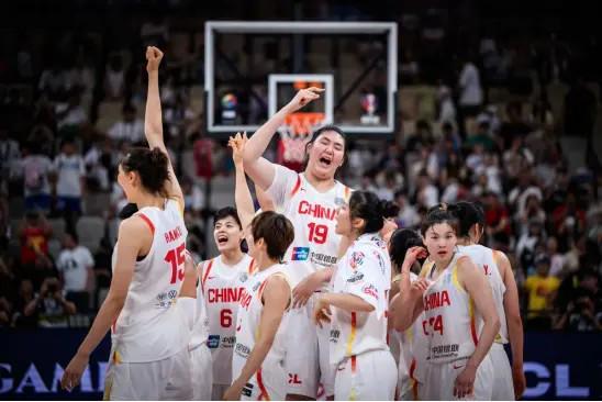 亚博体育-第二节被打18-0，中国女篮半场11次失误，上场比赛全场仅9个