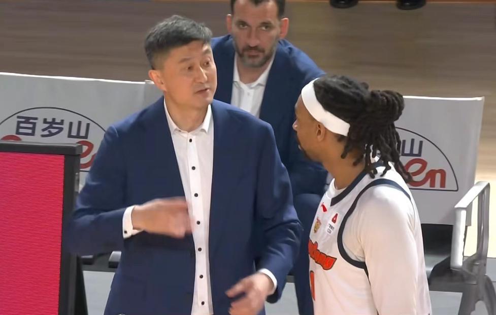 亚博体育app下载-广东男篮主教练杜锋遭痛批，北京麦基首秀一般，山东新外援被看衰